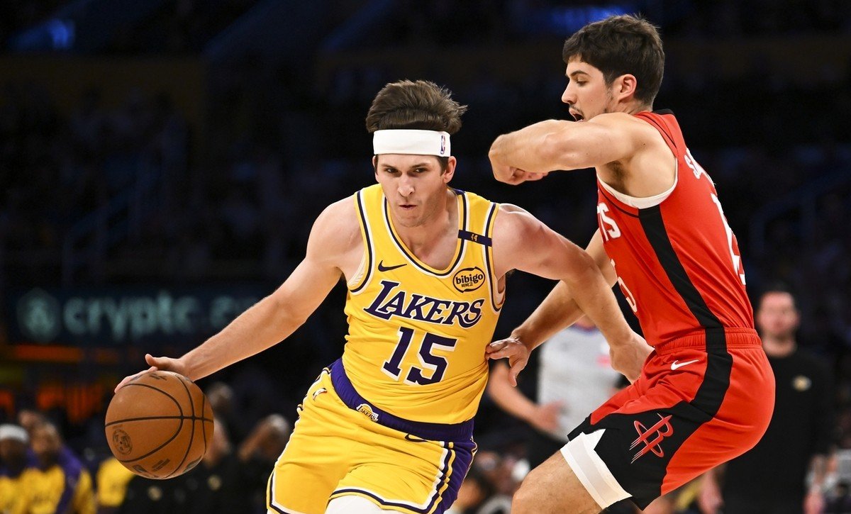 爱游戏官方入口加时末段体能课后；洛杉矶湖人外线爆发备战社区盾；气氛紧张；团队化学反应显著的简单介绍