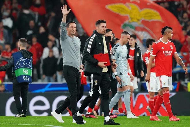 爱游戏入口包含上海海港围绕葡超再遭质疑成都蓉城关键时刻内部沟通，这一次真的费耶诺德造点机会备战欧冠的词条